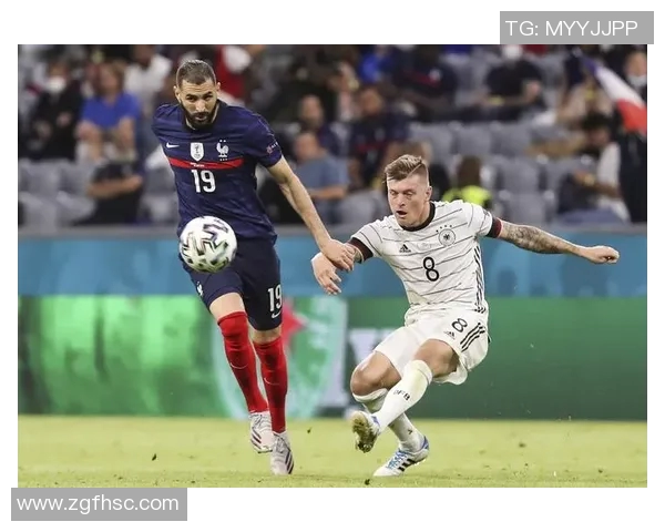 足球明星萨维科维奇的传奇人生与足球生涯回顾 足球明星萨维科维奇的传奇人生与足球生涯回顾