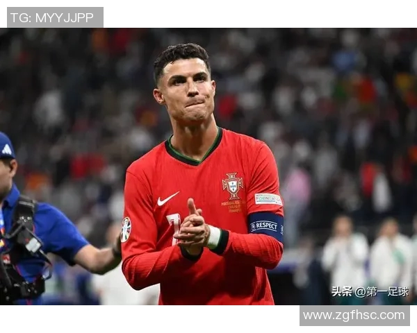 足球明星高清内景照片集锦展现球场外的魅力与风采 足球明星高清内景照片集锦展现球场外的魅力与风采